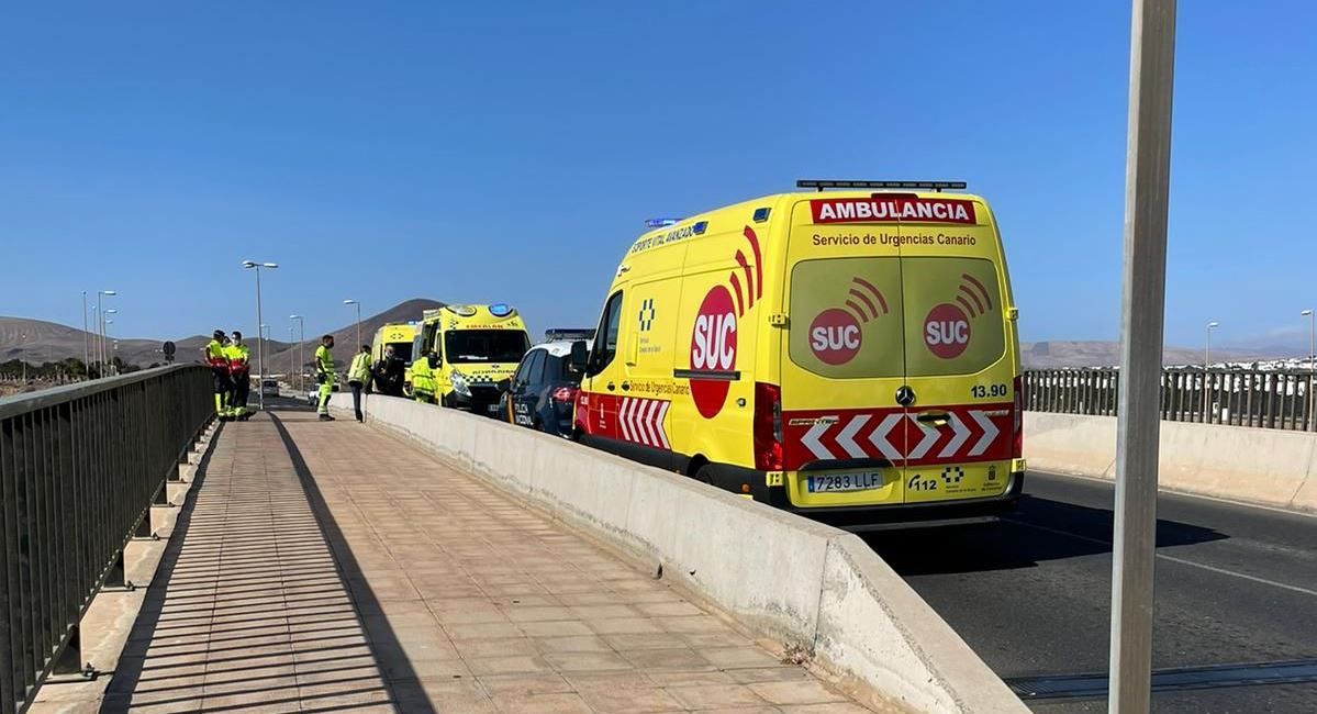 Evitan el suicidio de una joven en el puente de Maneje