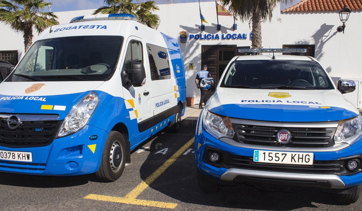 Vehículos de la Policía Local de Teguise