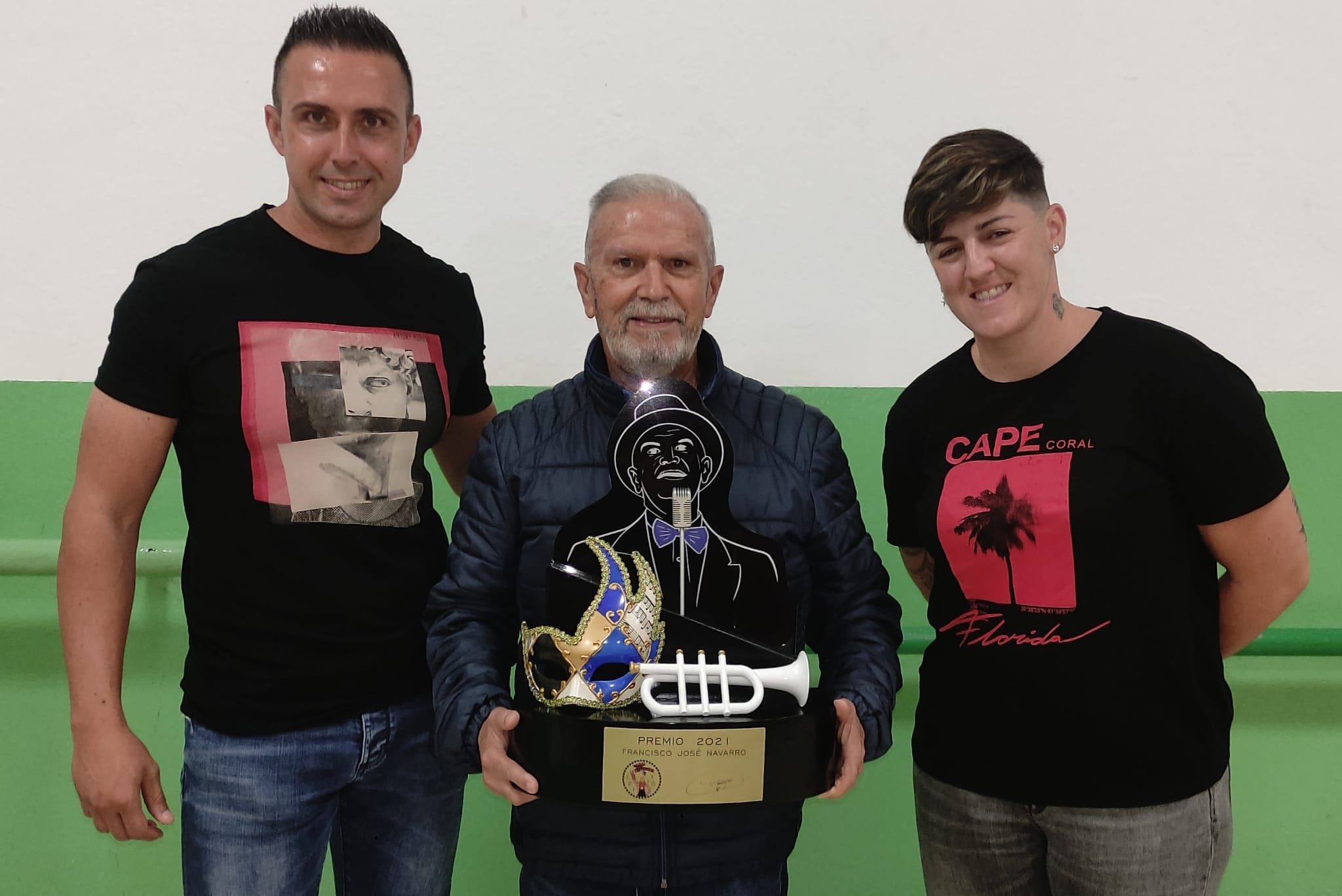 Las Vacilonas crean el premio "Francisco José Navarro" a la murga con más magia
