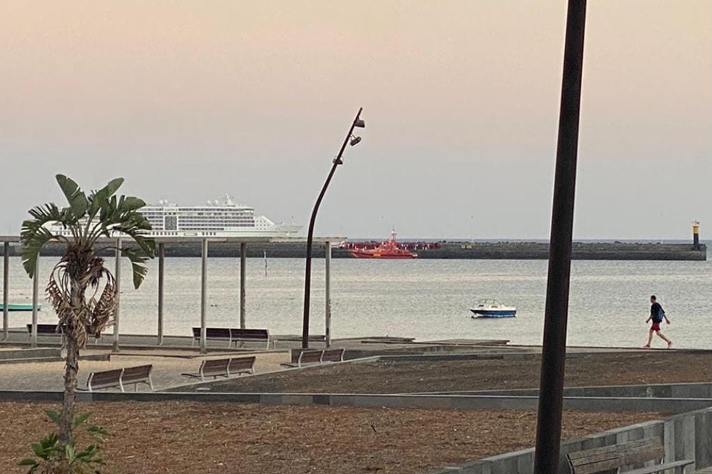 Salvamento socorre a 54 personas en zódiac en Lanzarote, entre ellos un niño, Foto: Dani Camacho