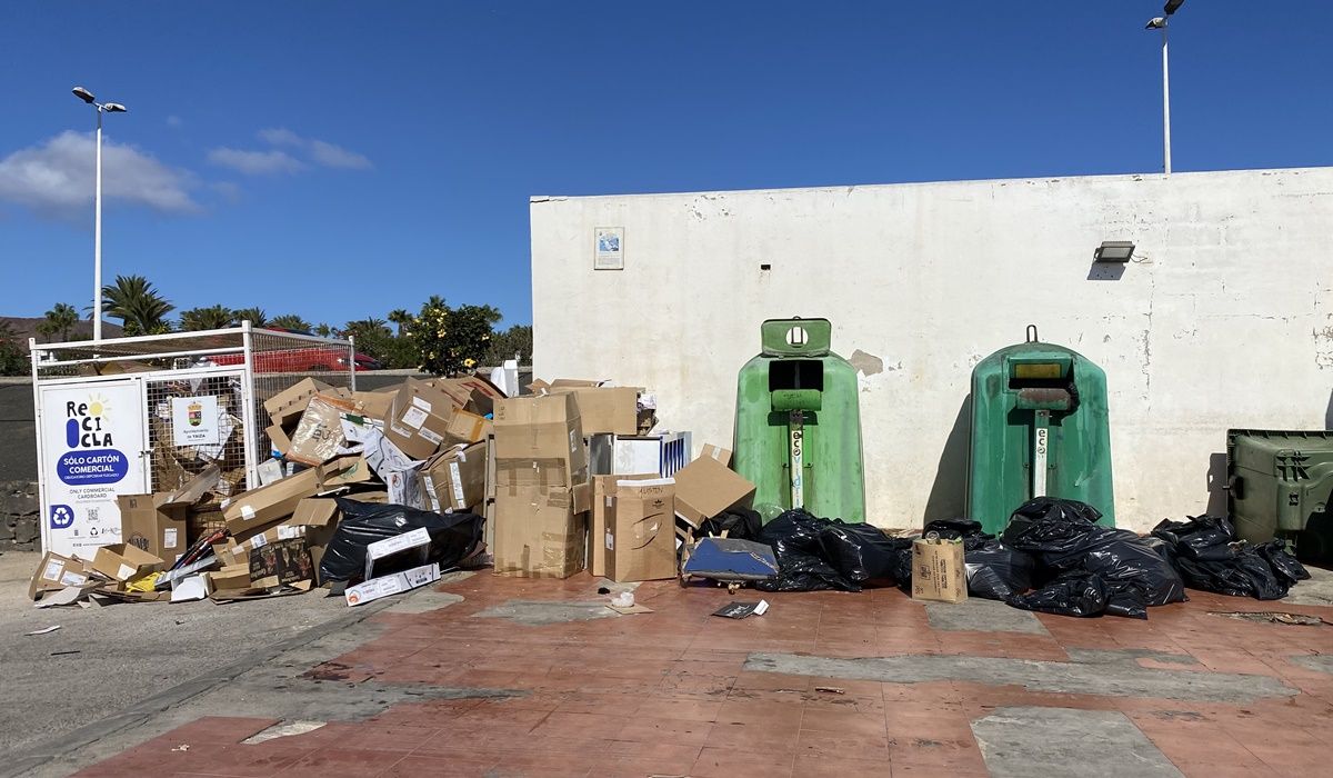 Imagen de la basura en Playa Blanca 