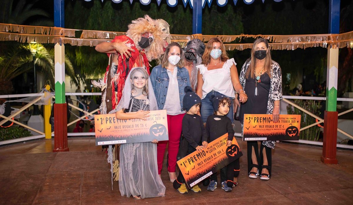 Entrega de premios de disfraces en el Happy Halloween de Costa Teguise