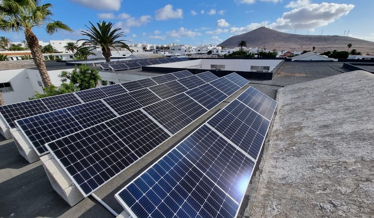 Placas fotovoltaicas en San Bartolomé
