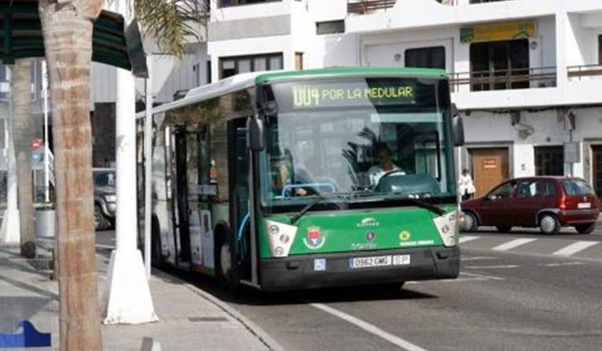 Guagua de Arrecife en servicio