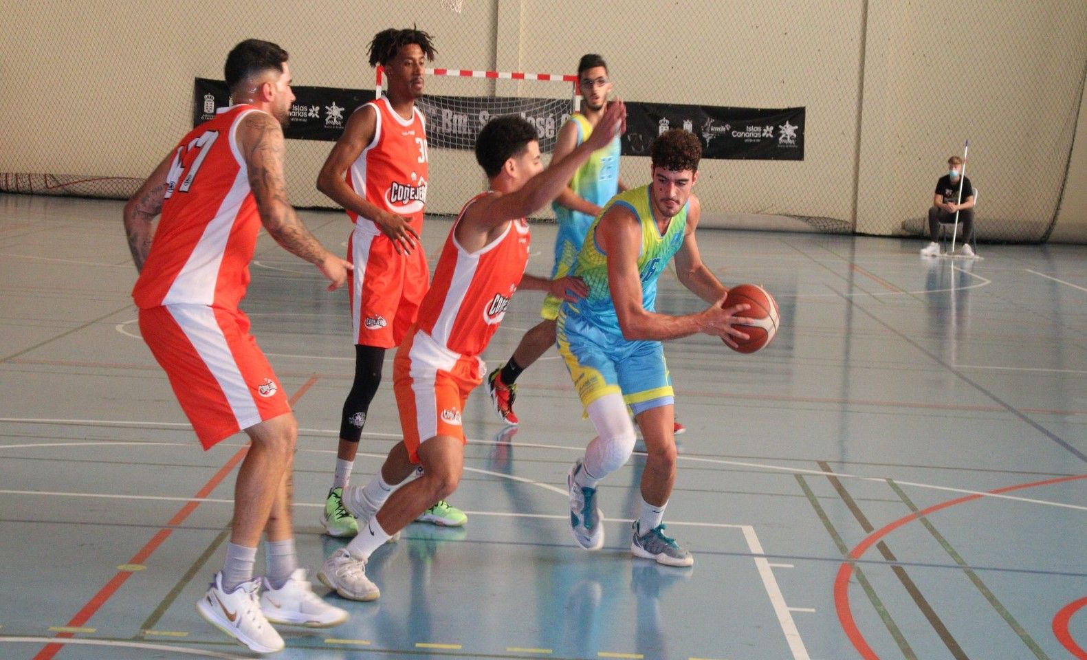 El Aloe Plus Lanzarote Conejeros vence al CB Agüimes (62-57)