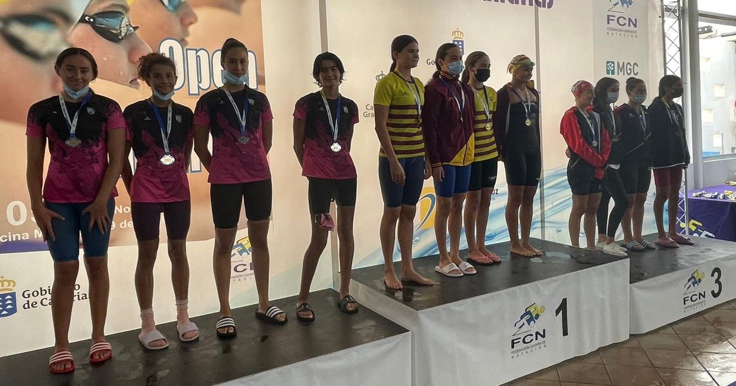 El equipo de natación ESNA Lanzarote consigue diez medallas en el Open de  Canarias de Invierno