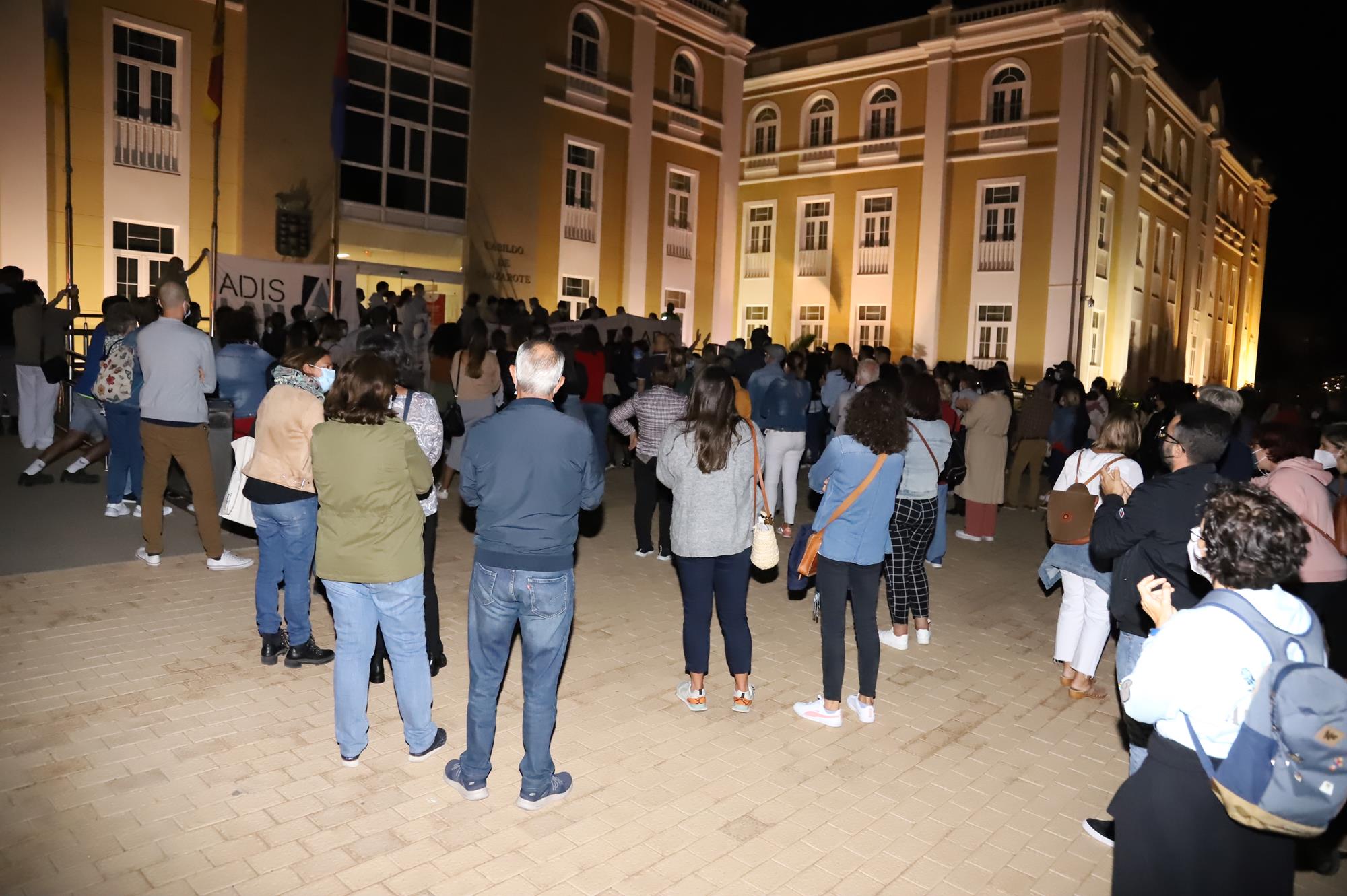 Adislan se manifiesta 