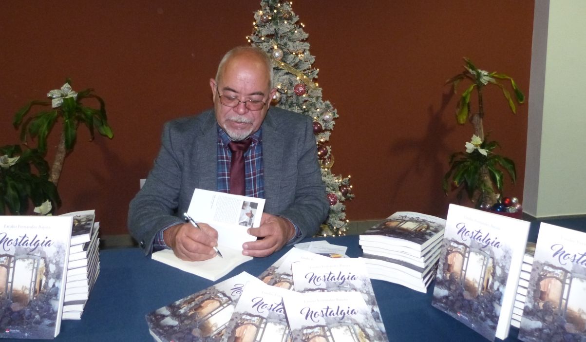 Emilio Fernández presenta su séptimo libro "Nostalgia"