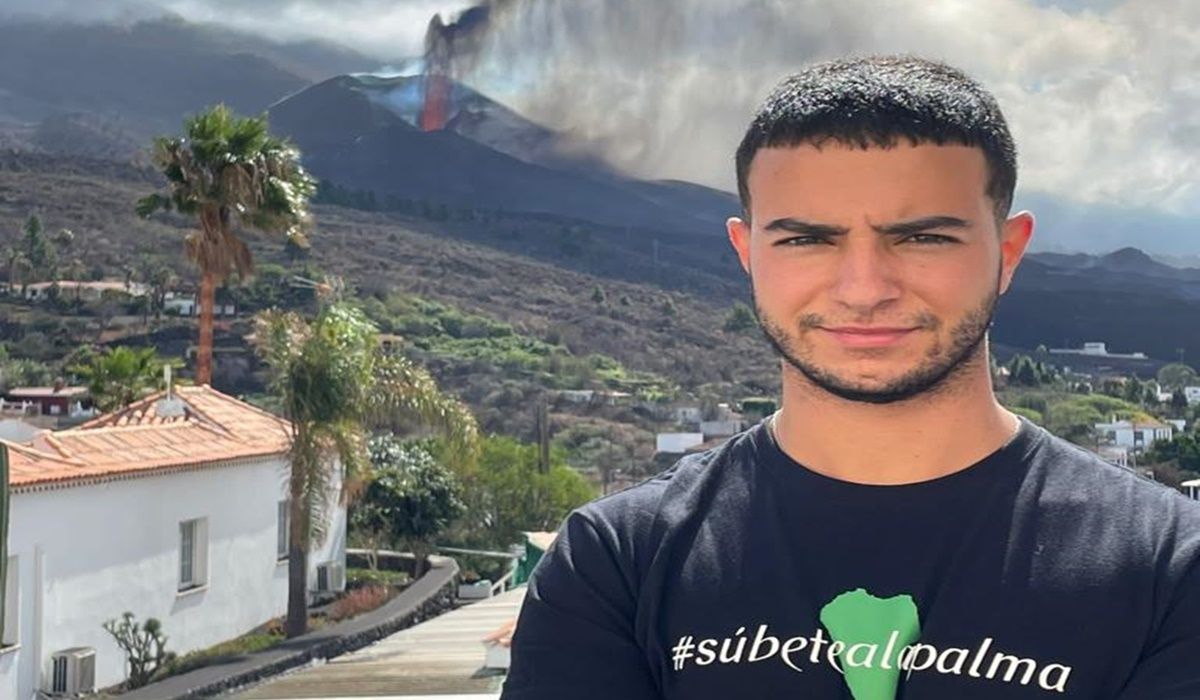 Rodolfo Martín frente al volcán de La Palma