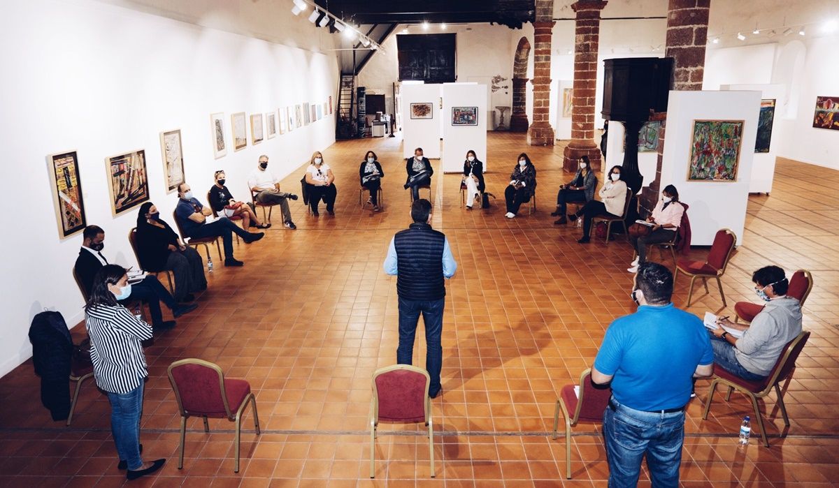 Reunión de Teguise con los colectivos sociales