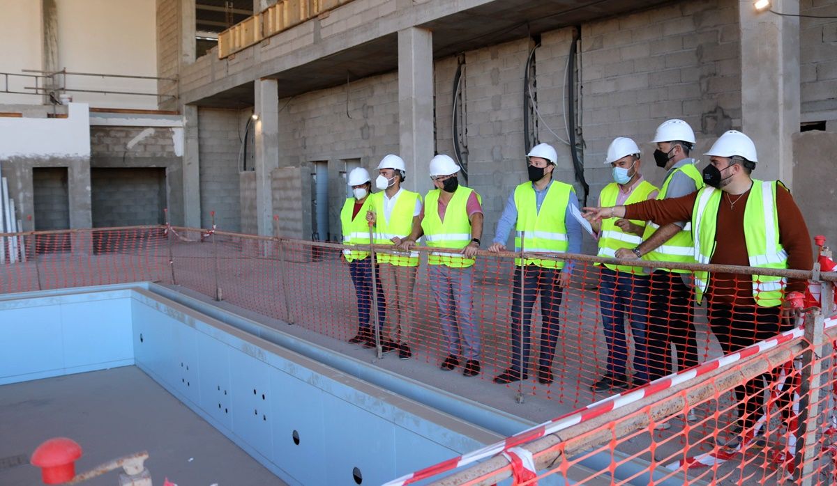 Galería perimetral en piscinas facilita su reparación Galería perimetral en piscinas facilita su reparación