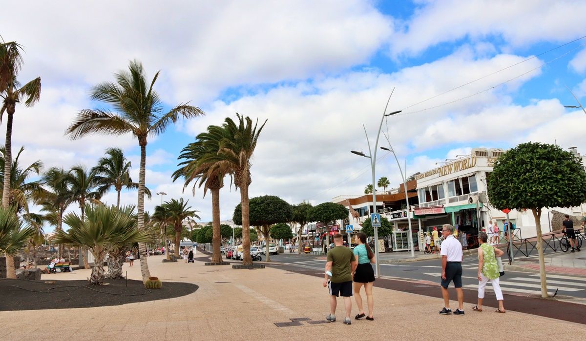 Imagen de la Avenida de las Playas en Puerto del Carmen