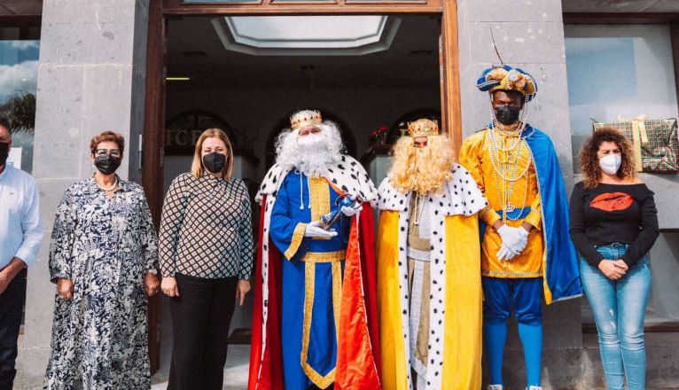 Los Reyes Magos visitan el Ayuntamiento de Arrecife