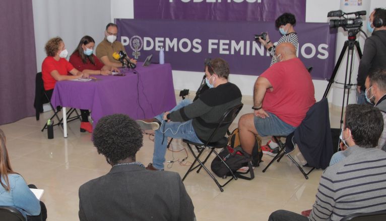 Rueda de prensa del grupo Podemos en el Cabildo Rueda de prensa del grupo Podemos en el Cabildo