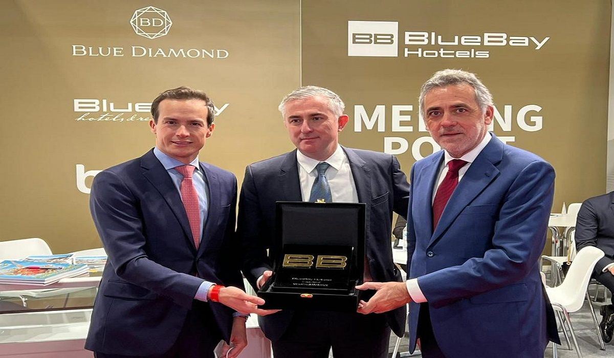 BlueBay Hotels entrega reconocimiento a Hospiten en Fitur 2022