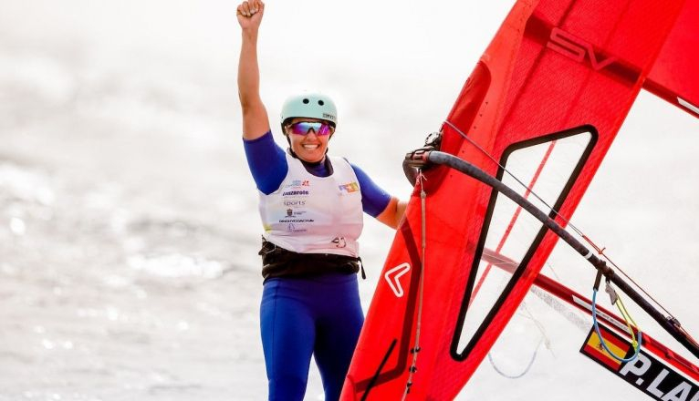 Pilar Lamadrid (ESP) se corona campeona de los Lanzarote iQFoil Games 2022