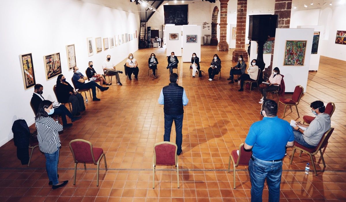 Reunión del gobierno de Teguise con colectivos de Educación