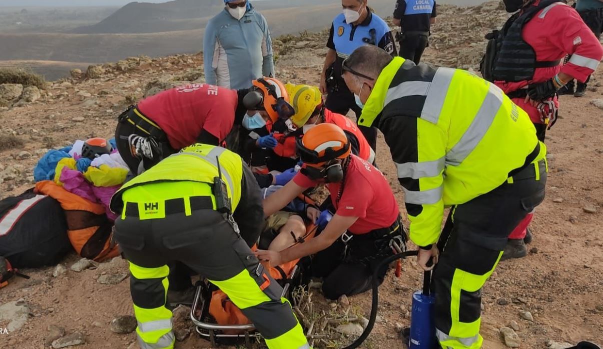 Rescatado en helicóptero un parapentista herido que se precipitó cerca del Mirador del Río