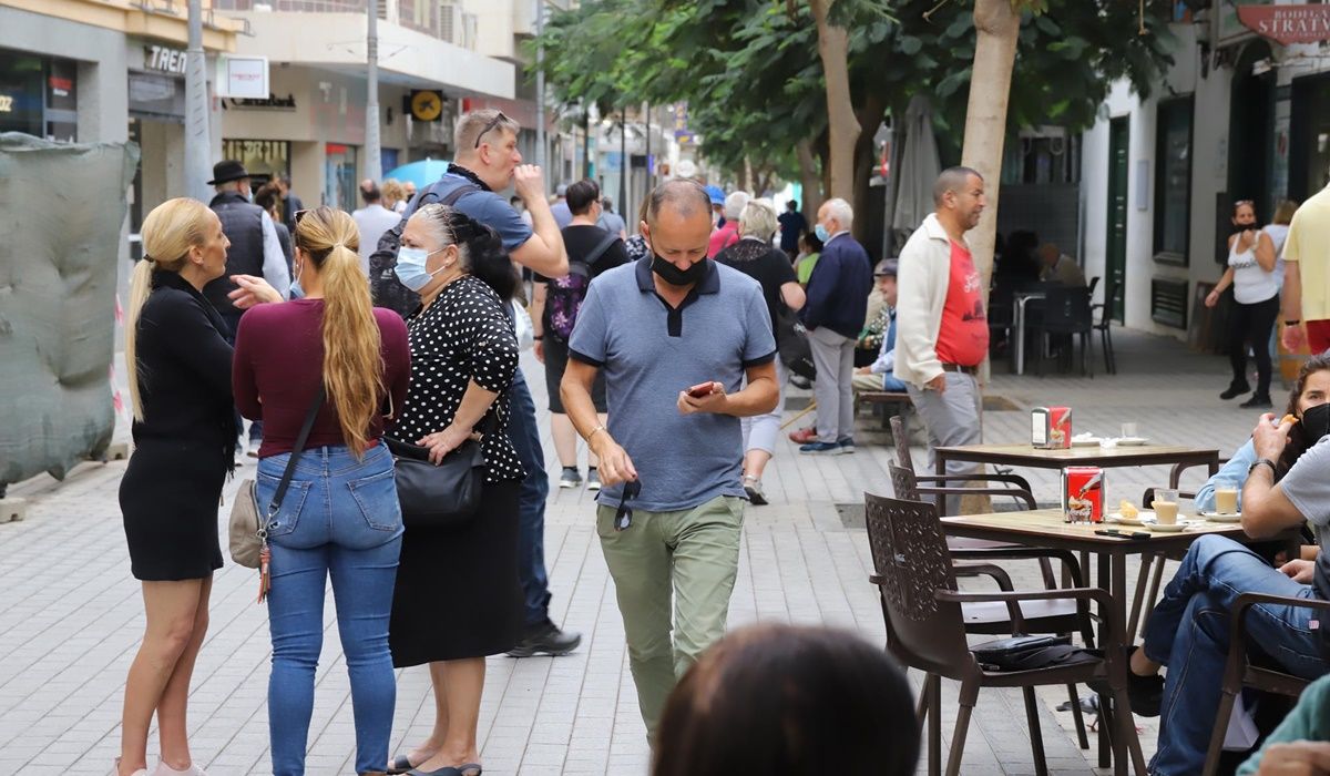 Gran afluencia de personas en la Calle Real de Arrecife