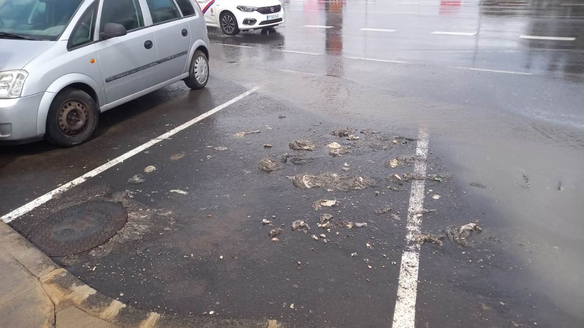 La lluvia revienta las arquetas en Argana