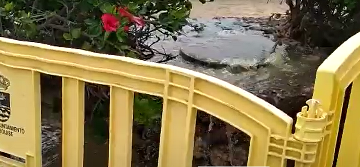 Vertido de aguas fecales en Costa Teguise