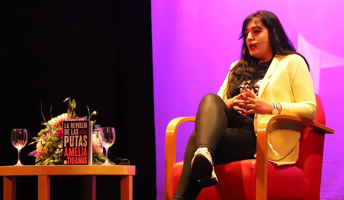 Conferencia de Amelia Tiganus