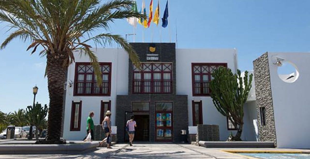 Fachada del Ayuntamiento de La Oliva