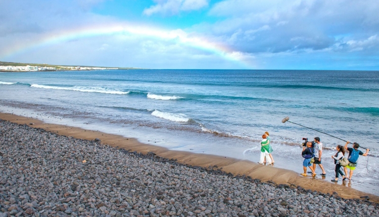 Rodaje en la playa de Arrieta. Lanzarote Film Commission.