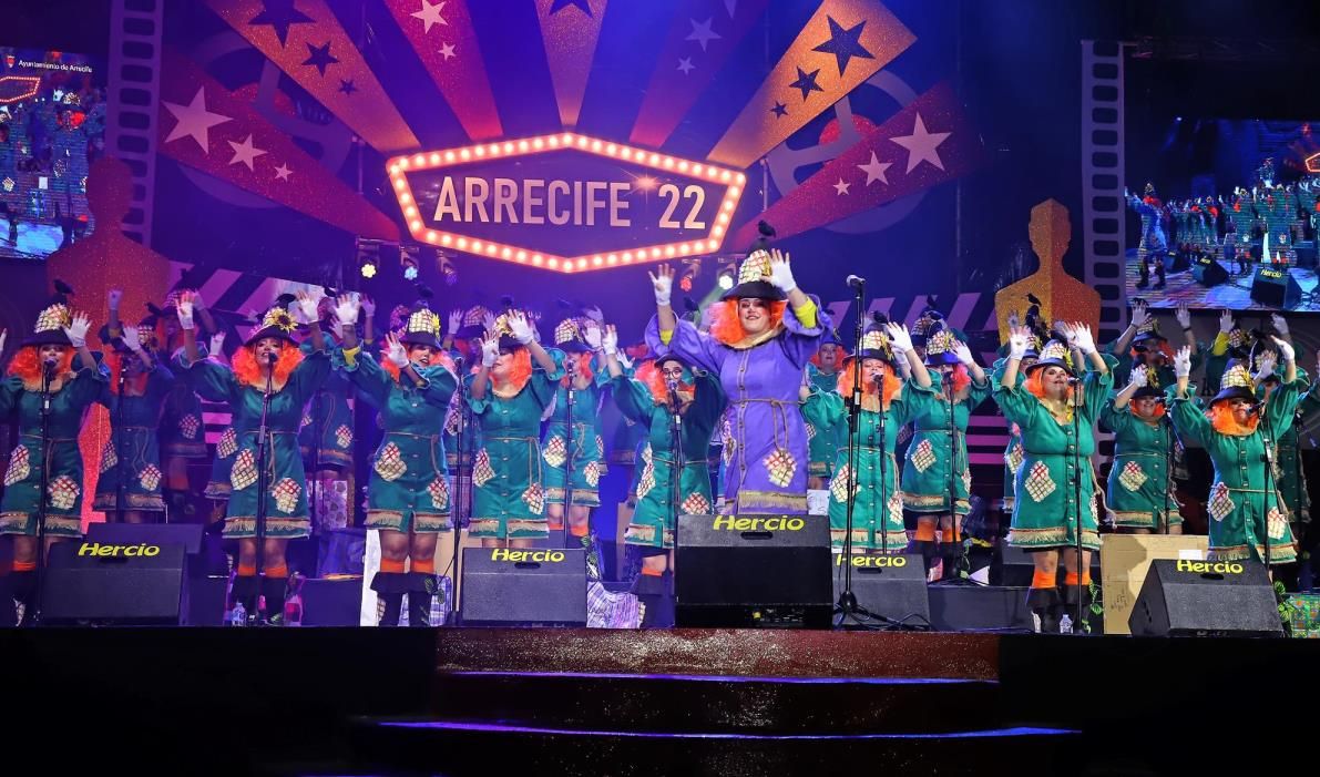 Las murgas regresan al escenario del Recinto Ferial para demostrar que el Carnaval de Arrecife sigue muy vivo