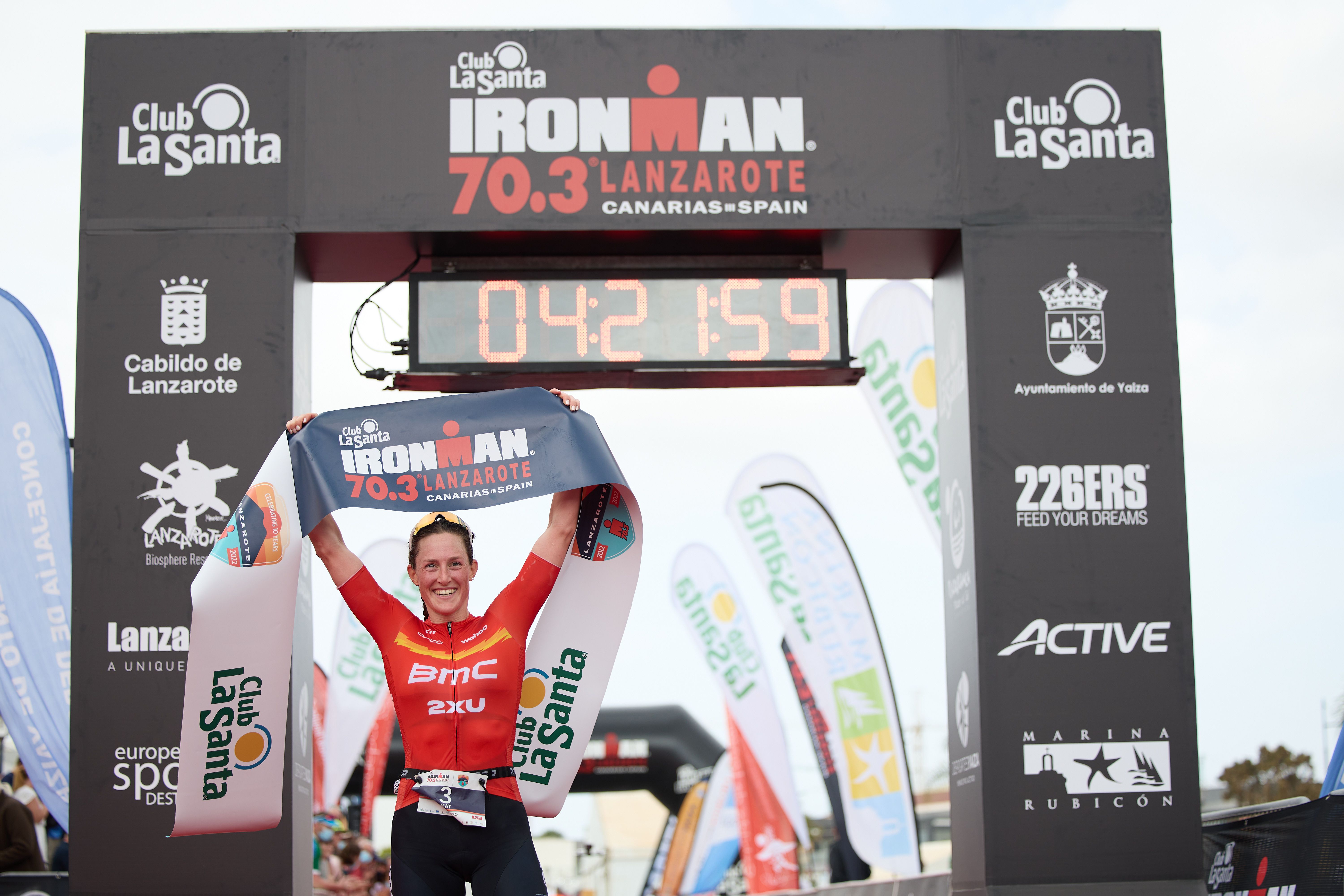 Léo Bergère y Katrina Matthews se llevan el triunfo en el Club La Santa IRONMAN 70.3 Lanzarote 2022
