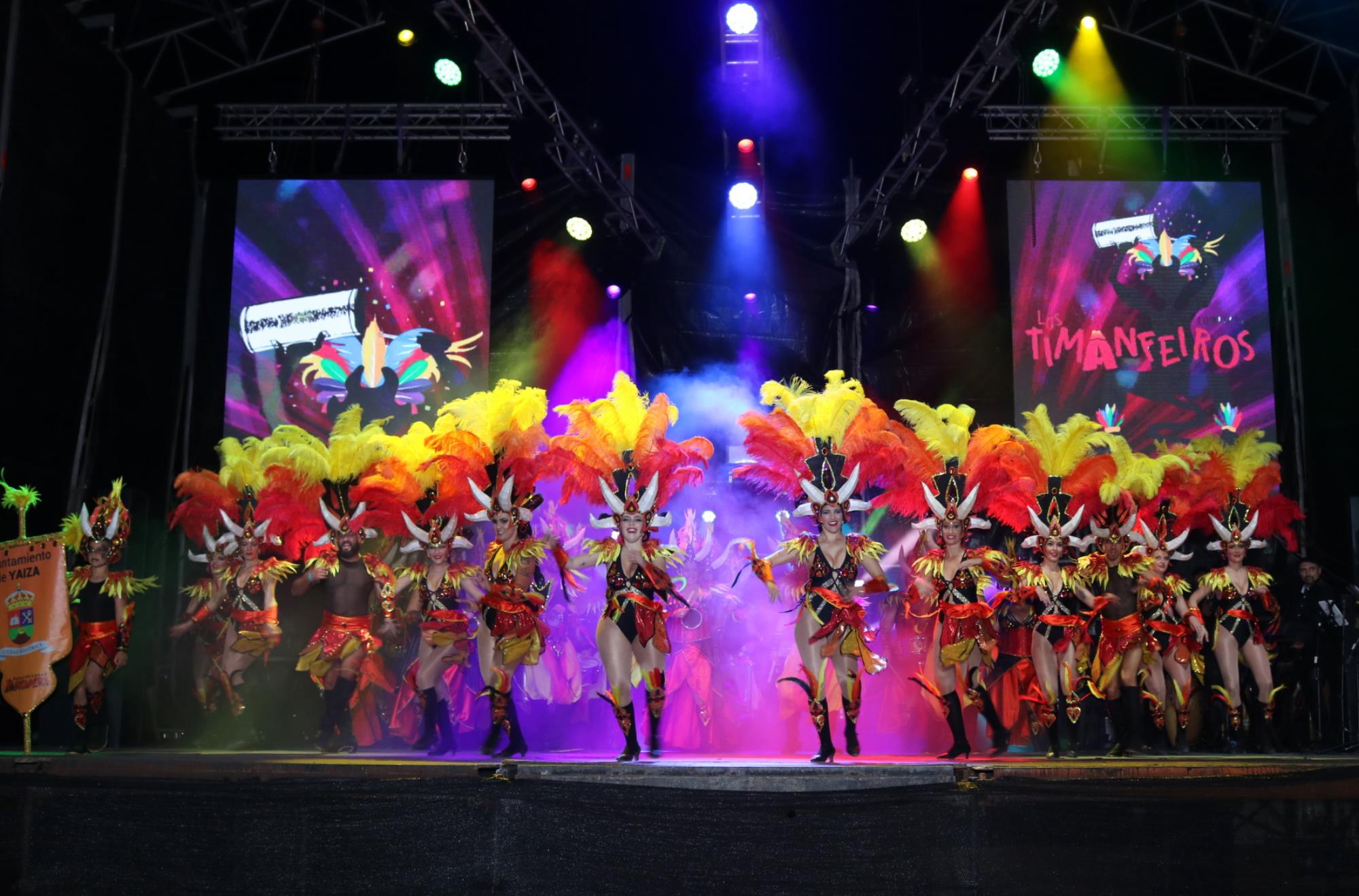 Noche de comparsas en el carnaval de Playa Blanca Noche de comparsas en el carnaval de Playa Blanca