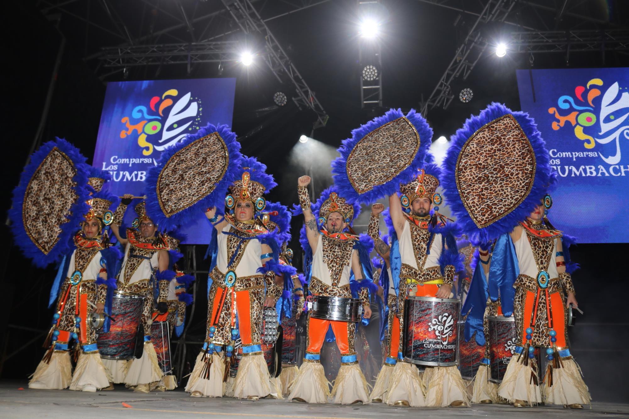 Noche de comparsas en el carnaval de Playa Blanca Noche de comparsas en el carnaval de Playa Blanca