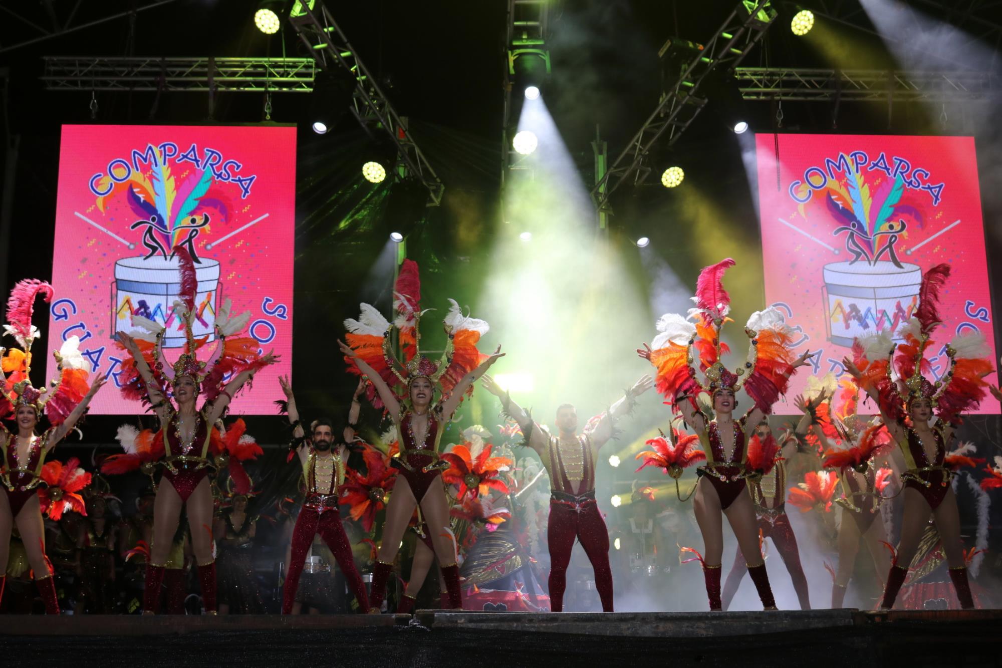 Noche de comparsas en el carnaval de Playa Blanca Noche de comparsas en el carnaval de Playa Blanca