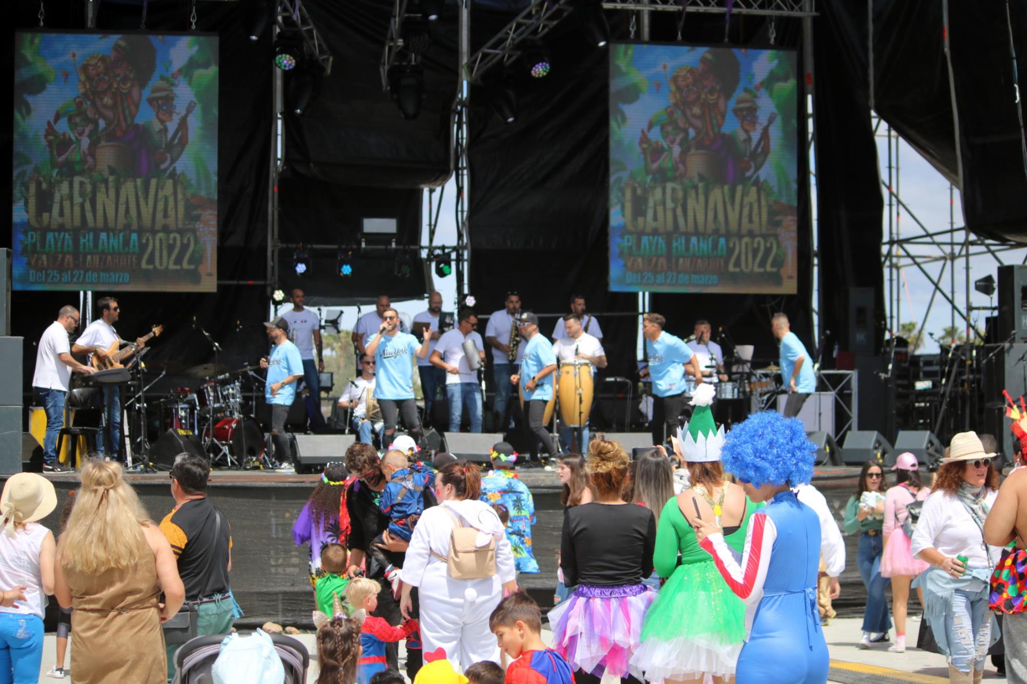Carnaval de día en Playa Blanca Carnaval de día en Playa Blanca