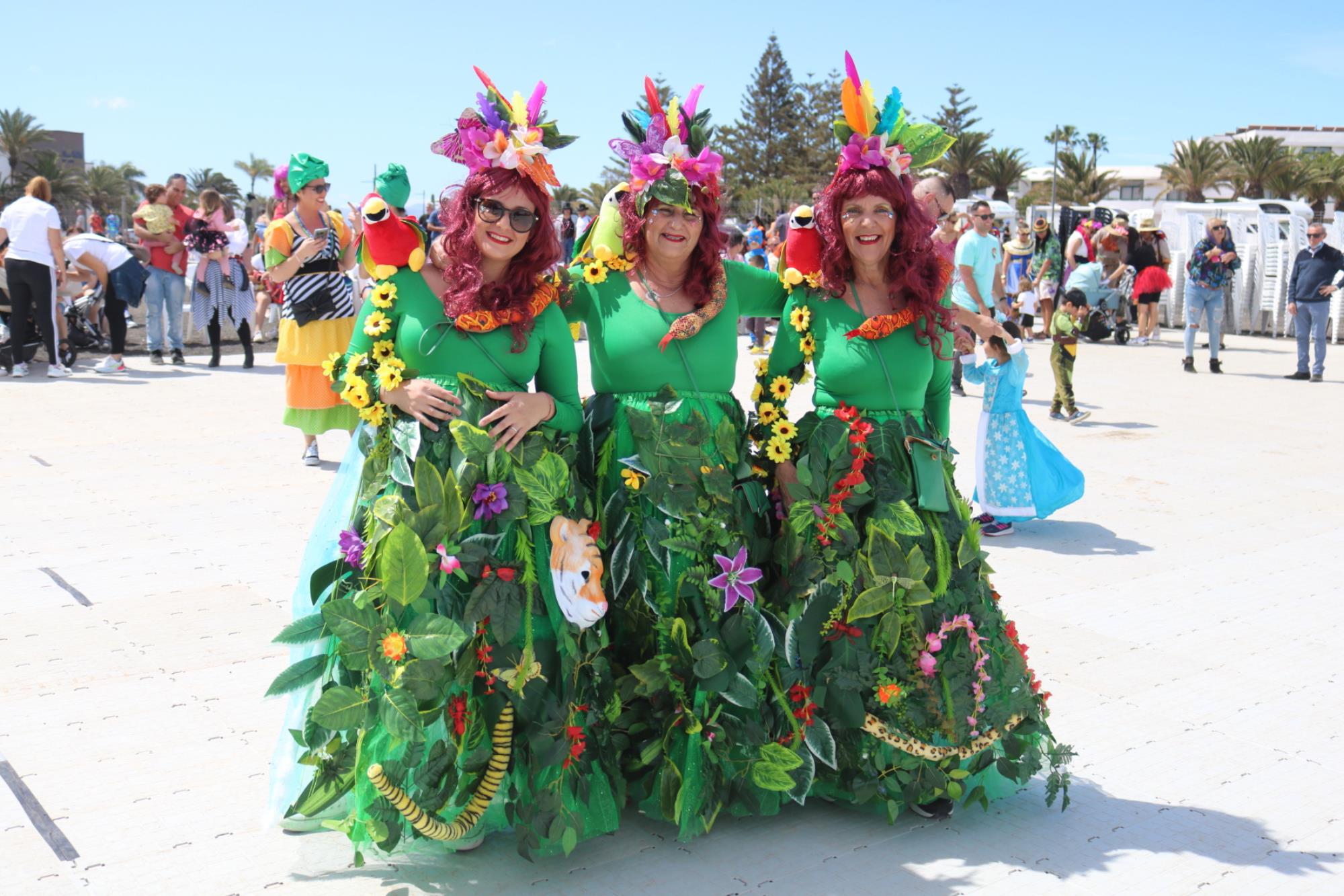 Carnaval de día en Playa Blanca Carnaval de día en Playa Blanca