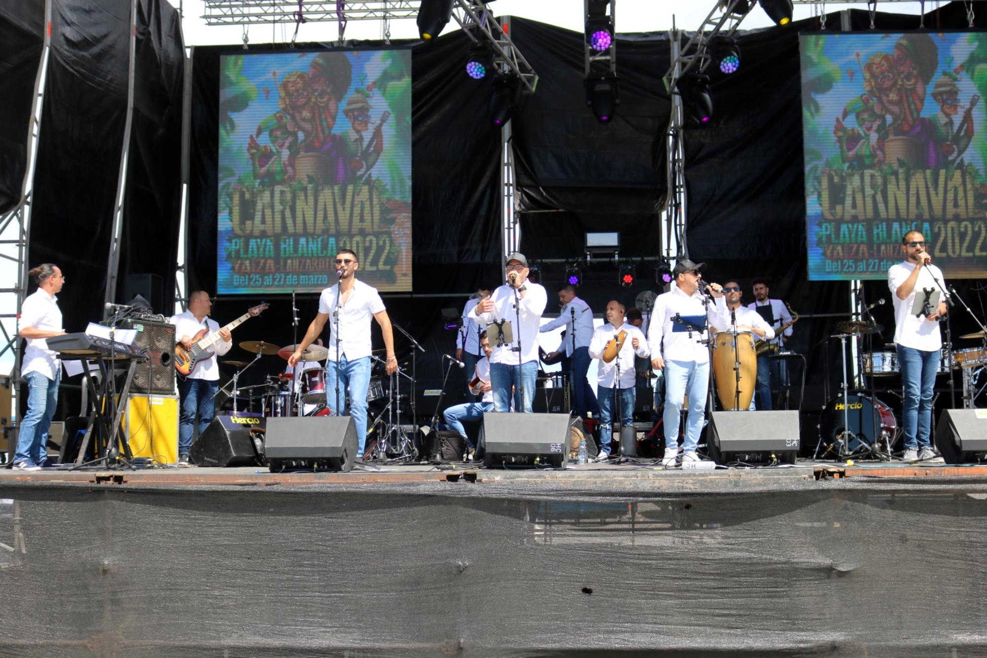 Carnaval de día en Playa Blanca Carnaval de día en Playa Blanca