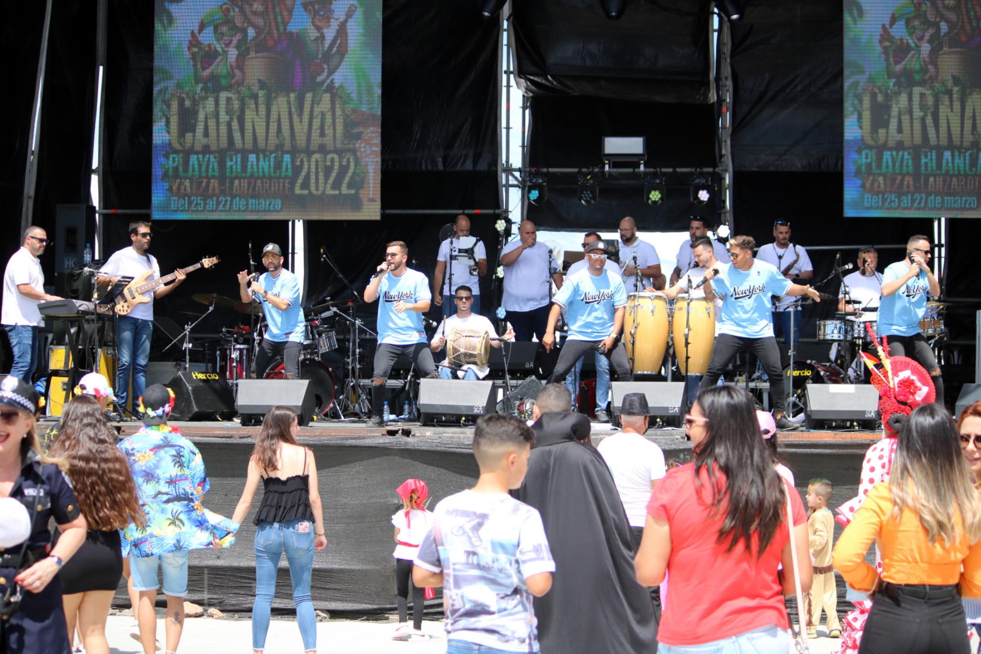 Carnaval de día en Playa Blanca Carnaval de día en Playa Blanca