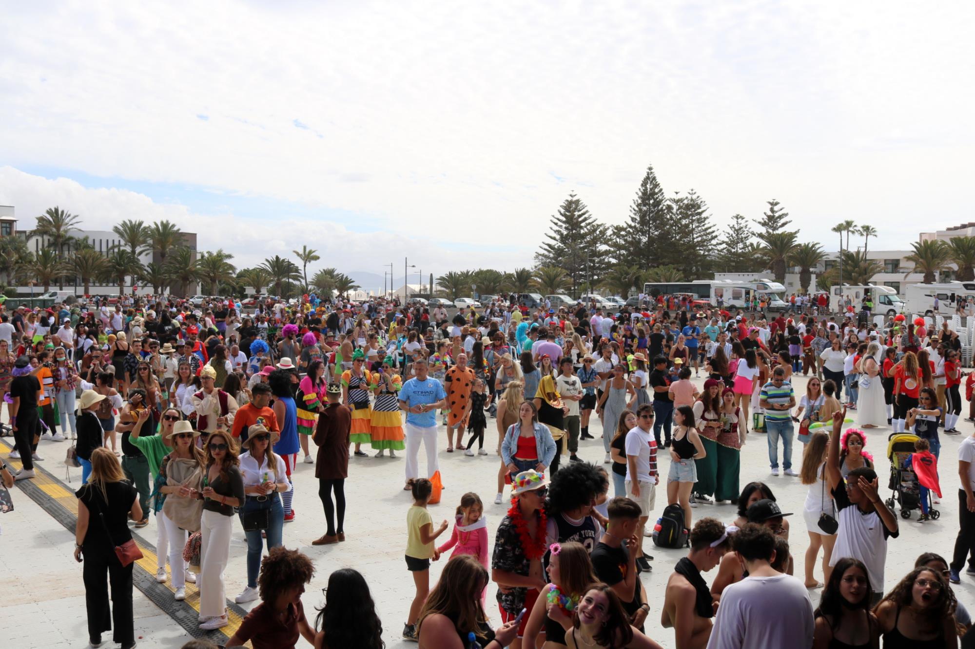 Carnaval de día en Playa Blanca Carnaval de día en Playa Blanca