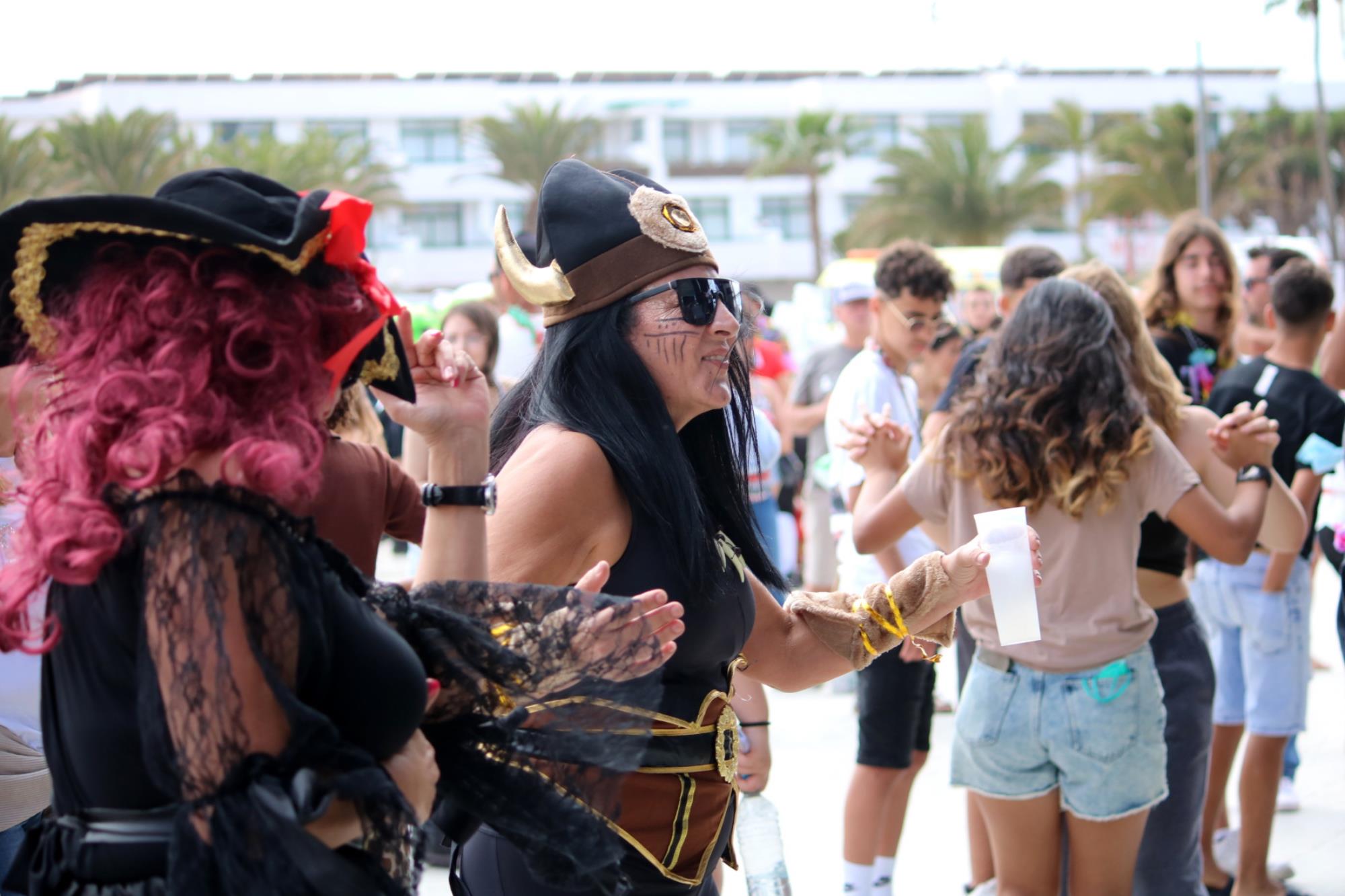 Carnaval de día en Playa Blanca Carnaval de día en Playa Blanca