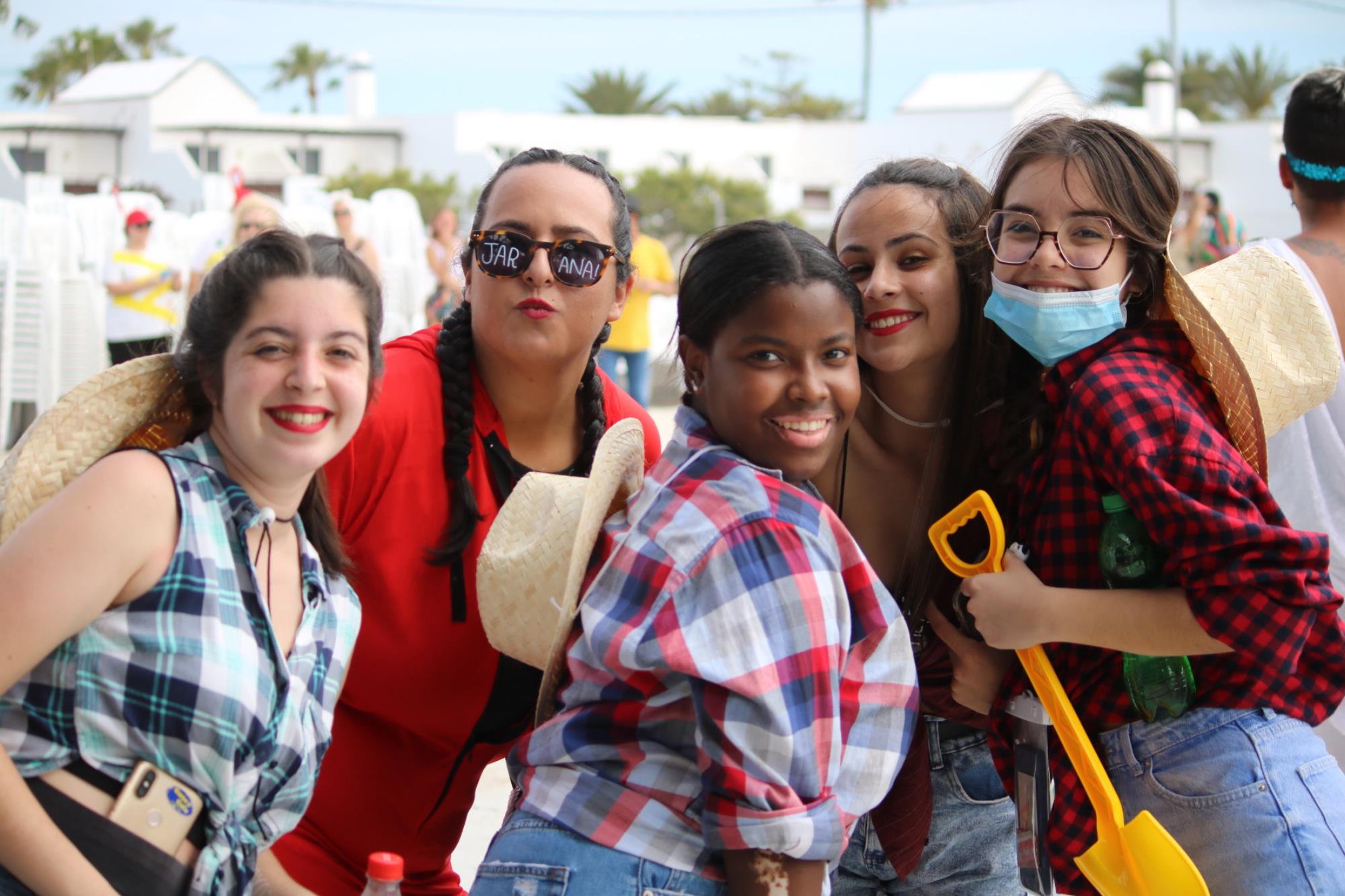 Carnaval de día en Playa Blanca Carnaval de día en Playa Blanca