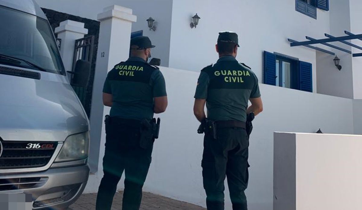 Pareja de Guardia Civiles Pareja de Guardia Civiles