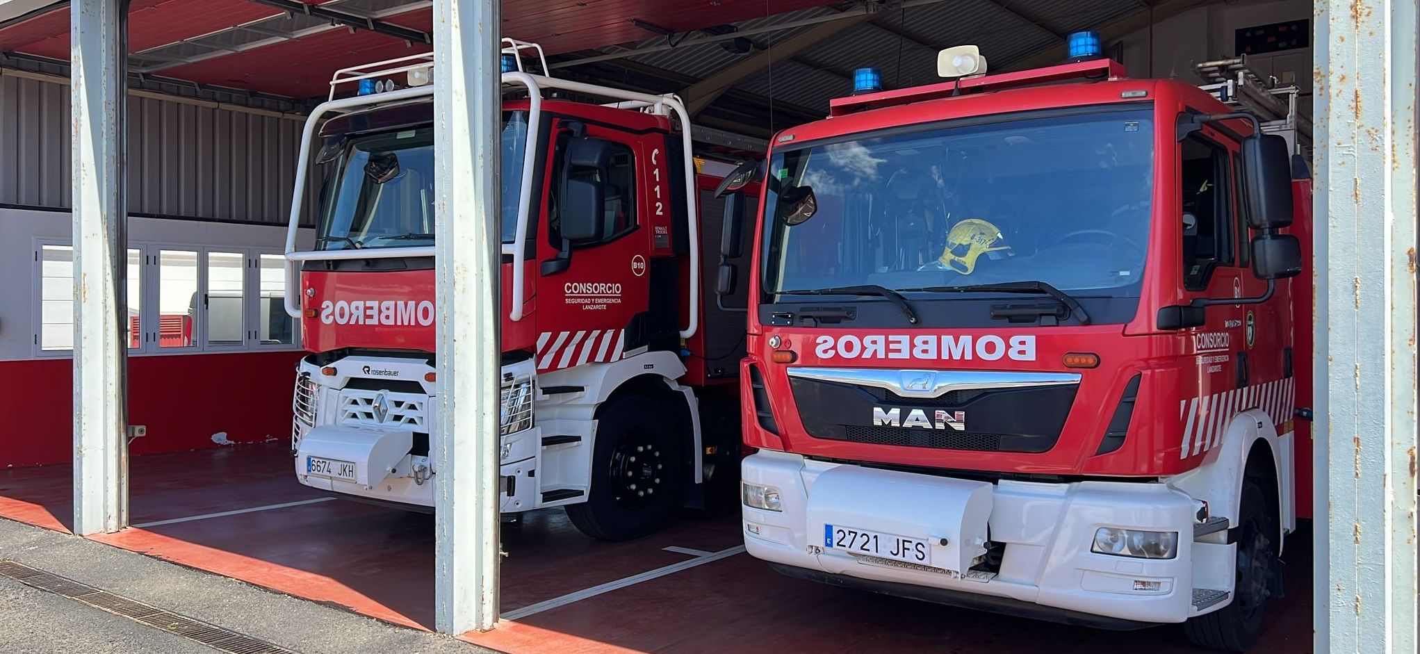 Vehículos de bomberos en el parque de Arrecife