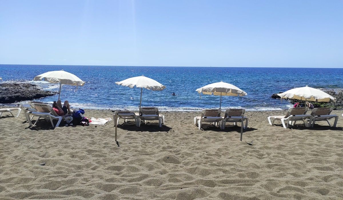 Hamacas en Playa Bastián