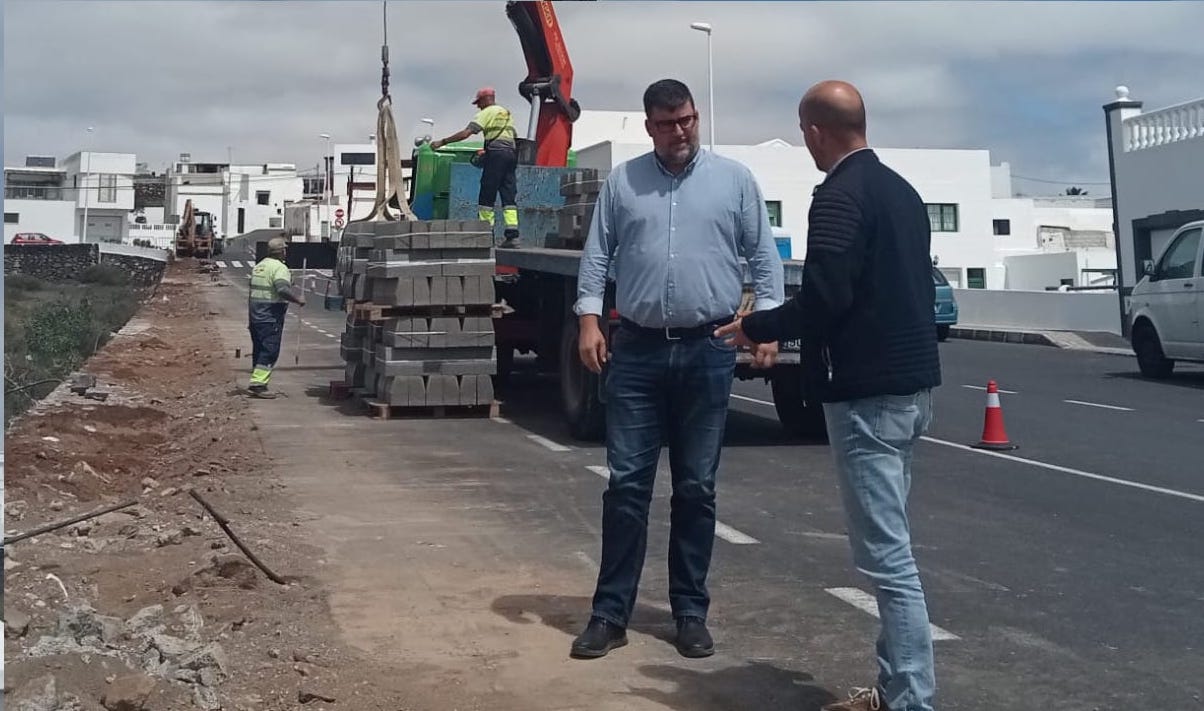 El alcalde junto al concejal de Obras
