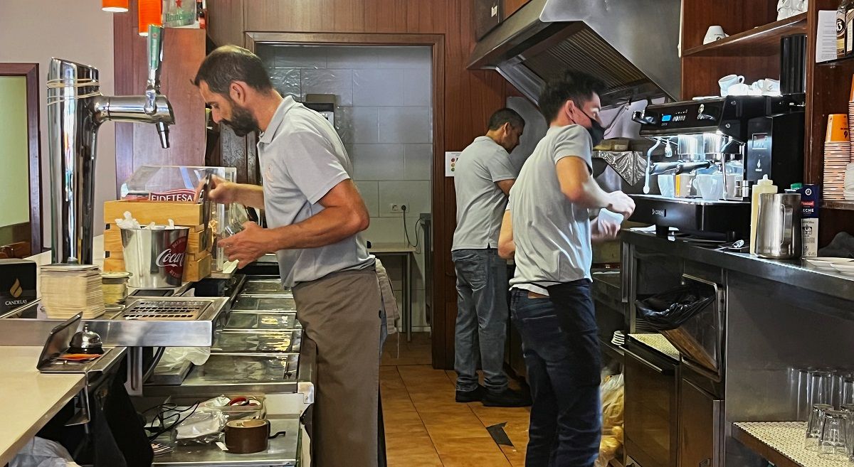 Trabajadores de la cafetería El Cortadito, en Arrecife