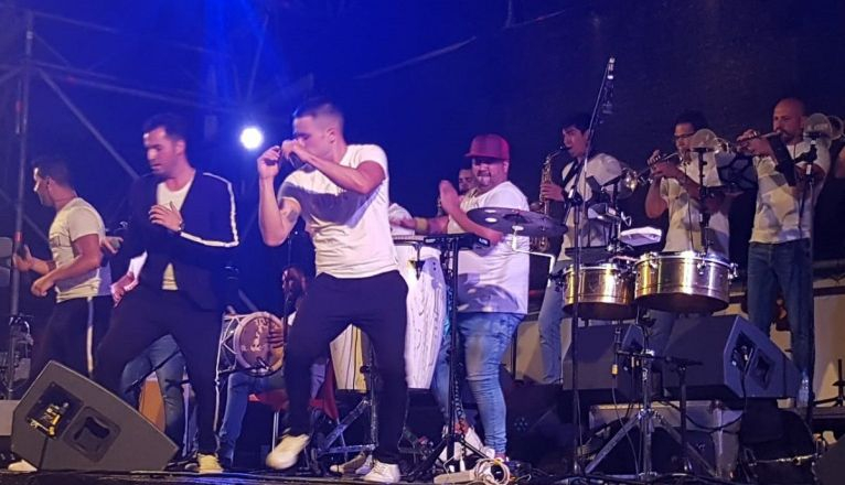 Una actuación de la orquesta Rikabanda. Una actuación de la orquesta Rikabanda.