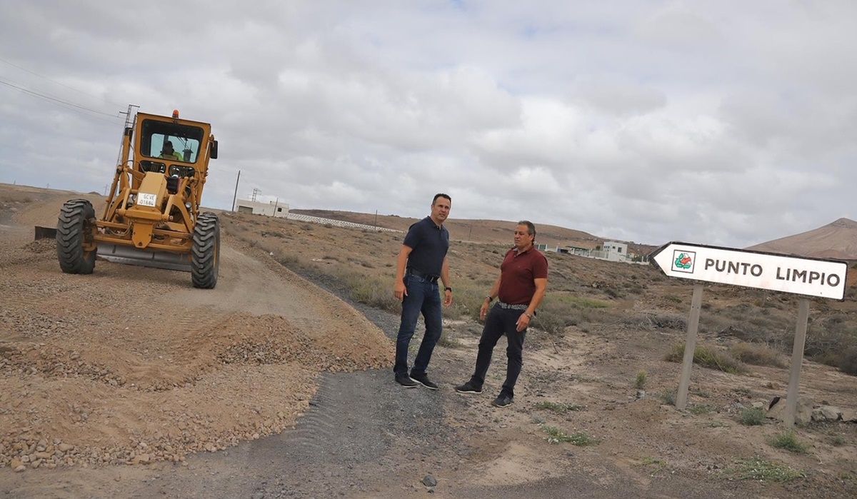 Acceso al Punto Limpio de Playa Honda