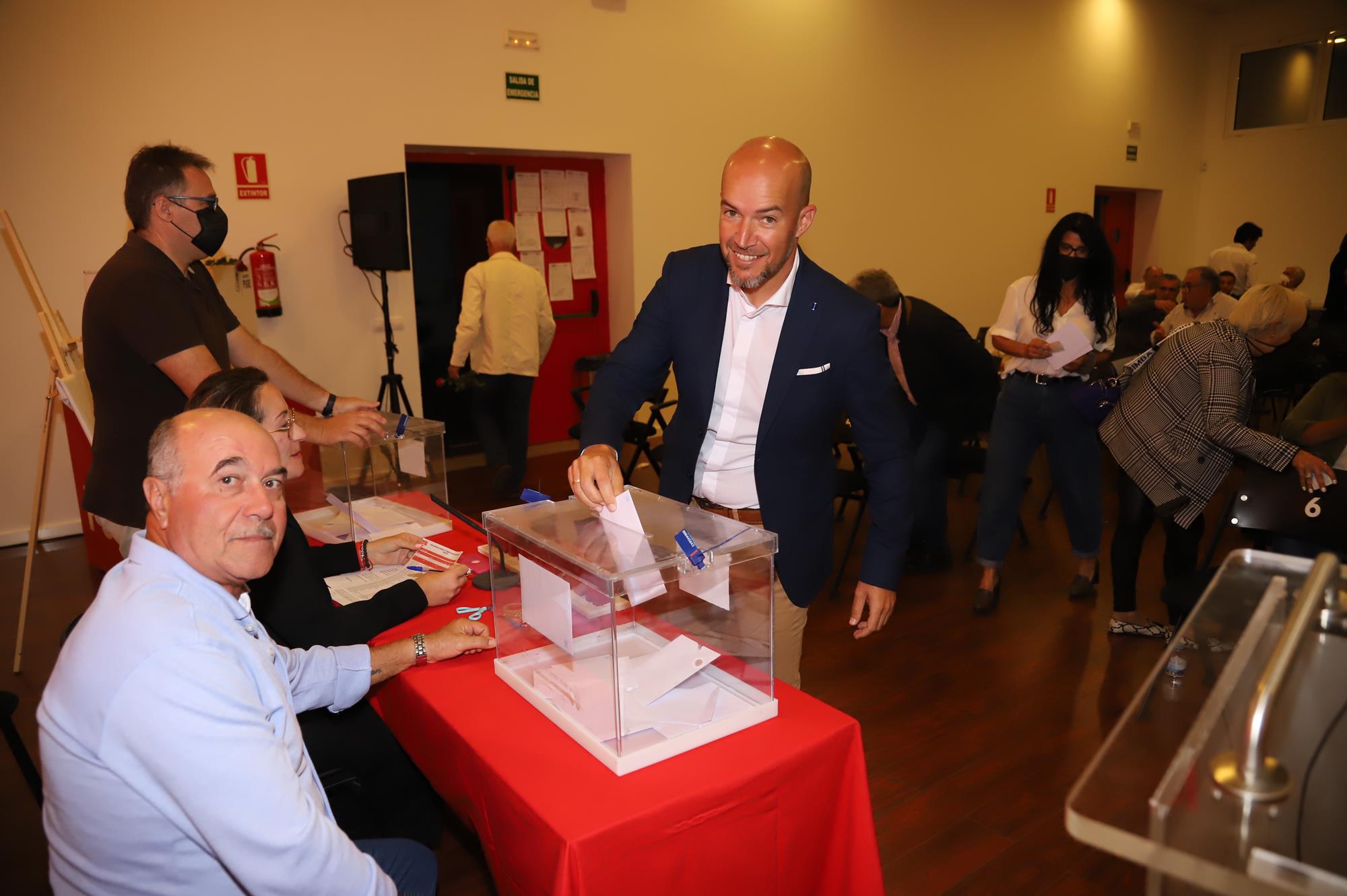 Raúl de León, nuevo secretario general del PSOE de San Bartolomé Raúl de León, nuevo secretario general del PSOE de San Bartolomé