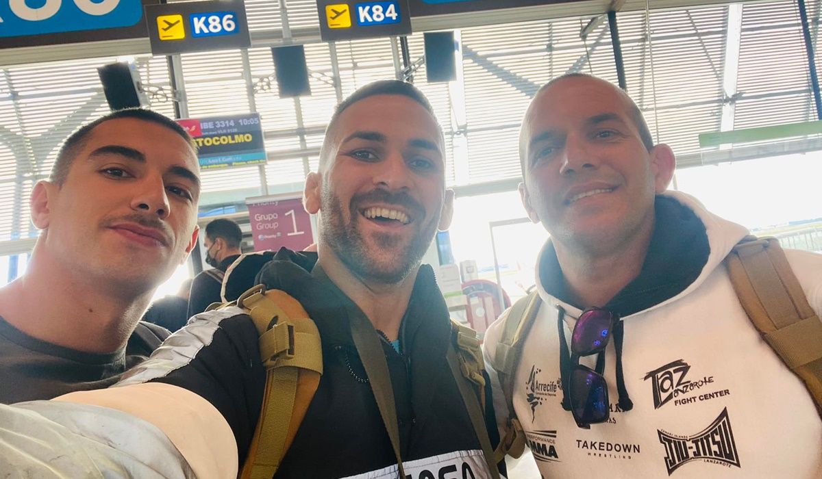 Hecher Sosa junto a su equipo en el aeropuerto, rumbo a Suecia | Foto: Facebook Hecher Sosa