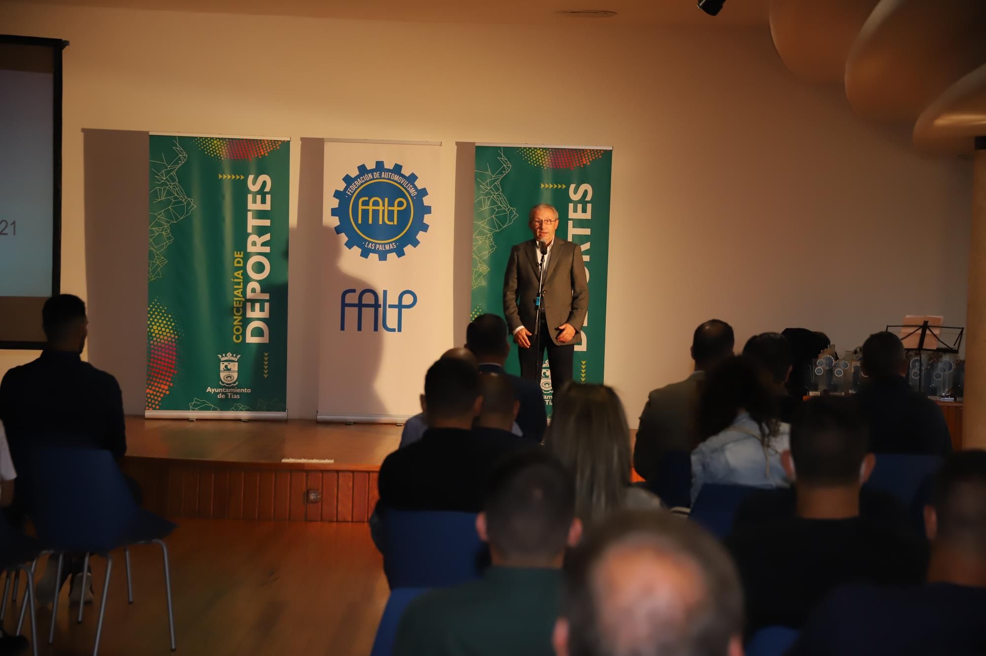 Entrega de trofeos de las temporadas 2019 y 2021 Entrega de trofeos de las temporadas 2019 y 2021